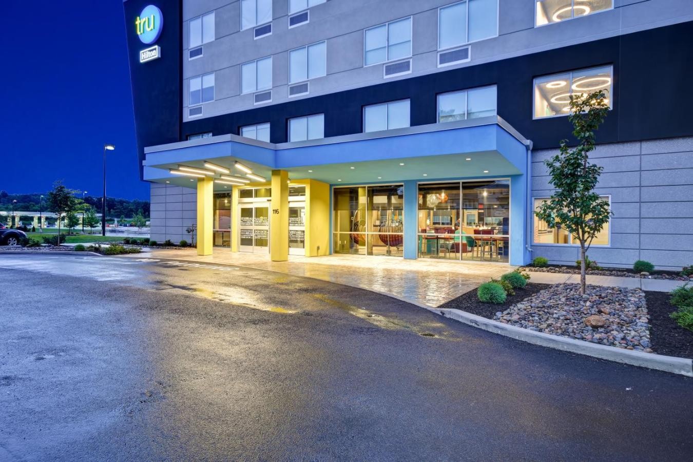 tru-by-hilton-syracuse-camillus