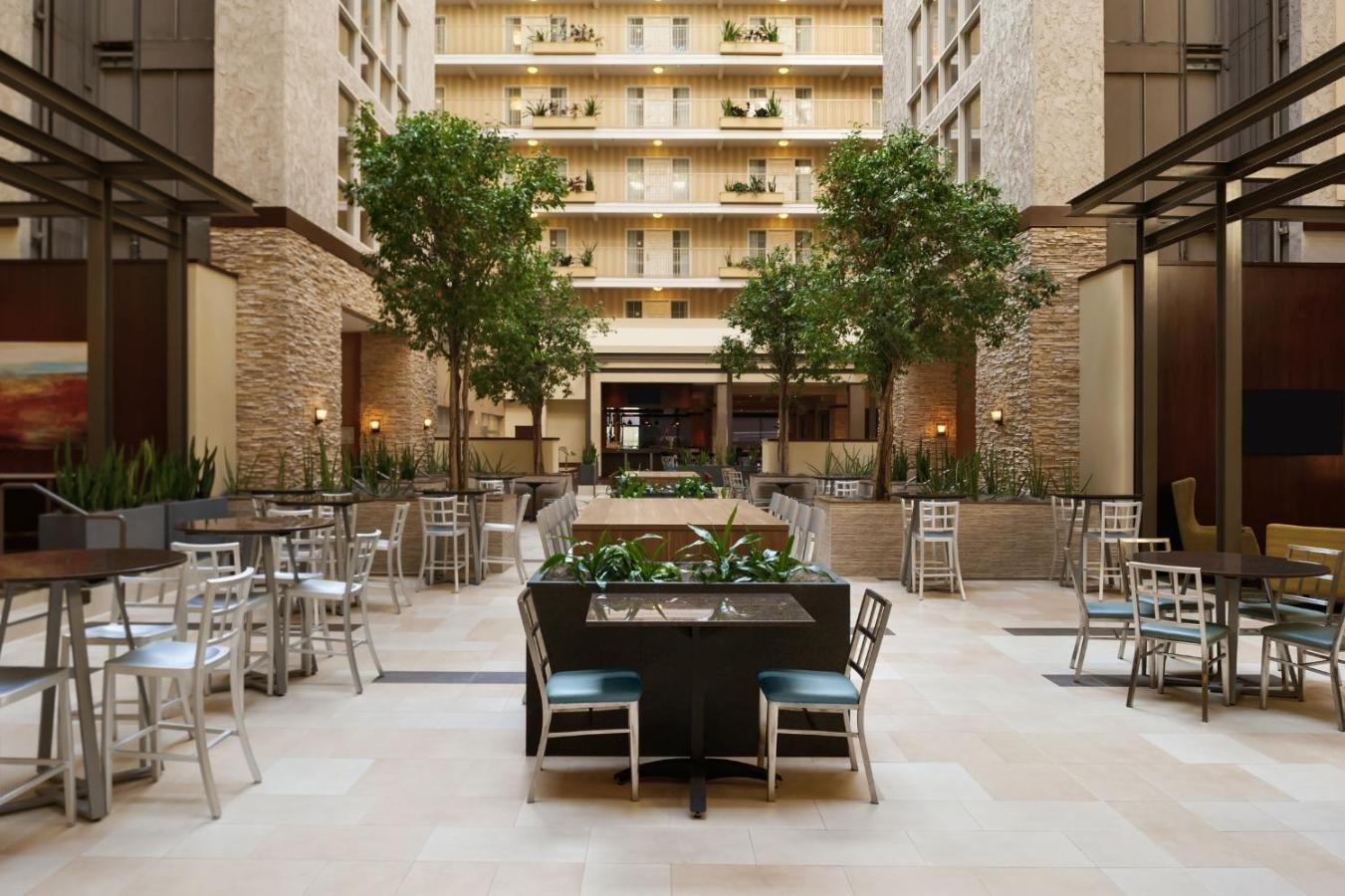 Embassy Suites By Hilton Dallas Market Center